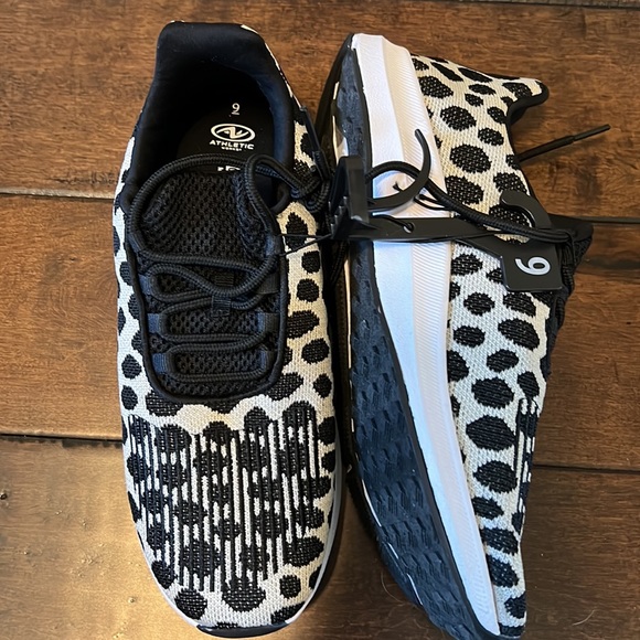 Athletic works memory foam tennis shoes - Picture 4 of 6